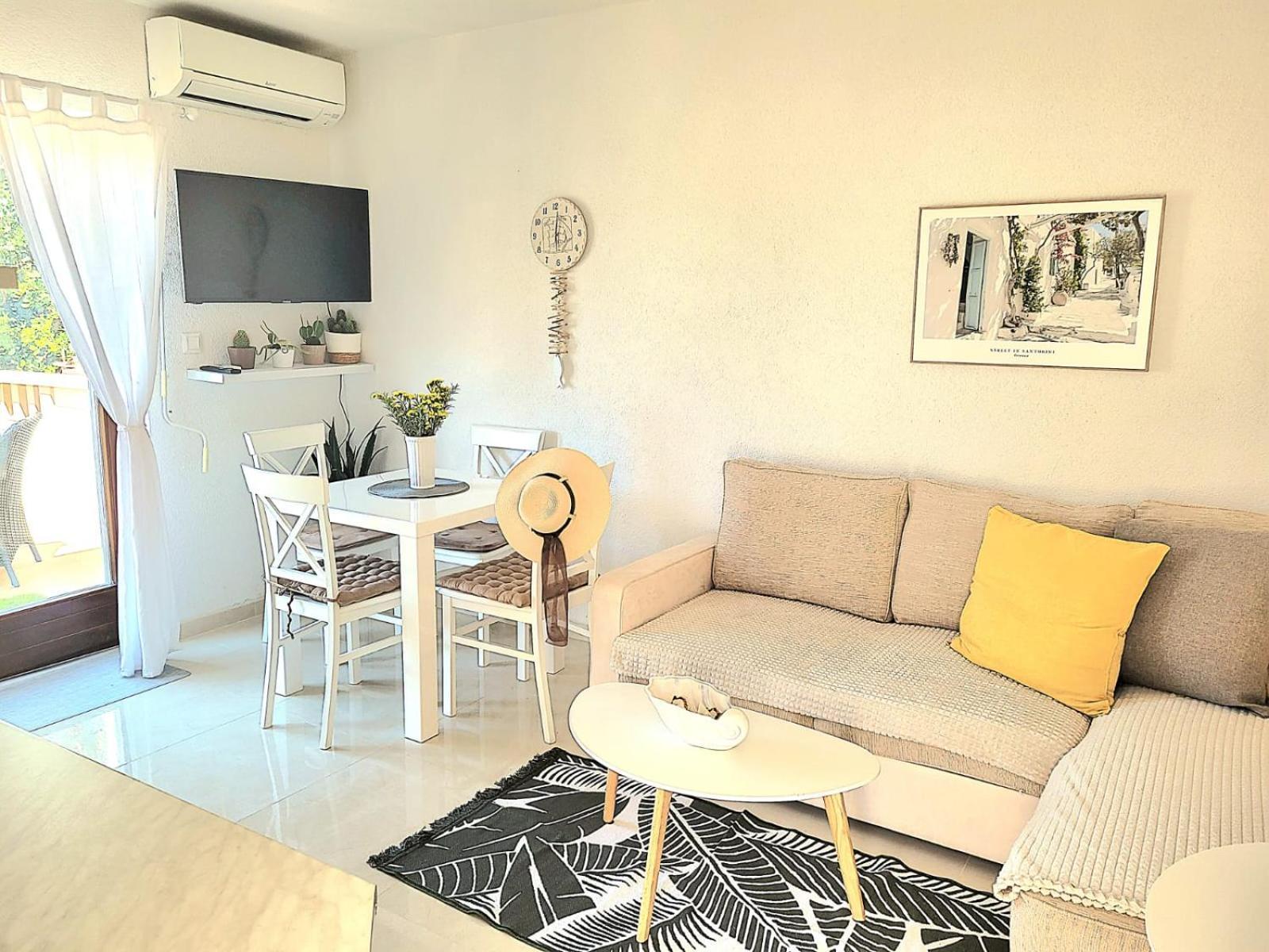 Bracki Cvijet Apartma *